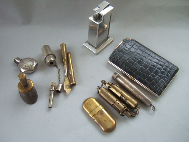 Appraisal: A quantity of novelty petrol lighters including one set with