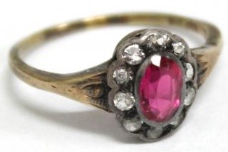 Appraisal: K Gold Ruby Diamond Ring An oval brilliant ruby set