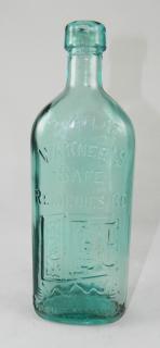 Appraisal: Medicine bottle 'Warner's Safe Remedies Co ' Medicine- oval marked