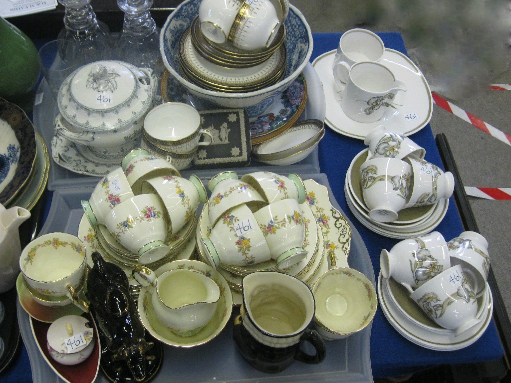 Appraisal: Lot comprising two trays of assorted teawares etc to include