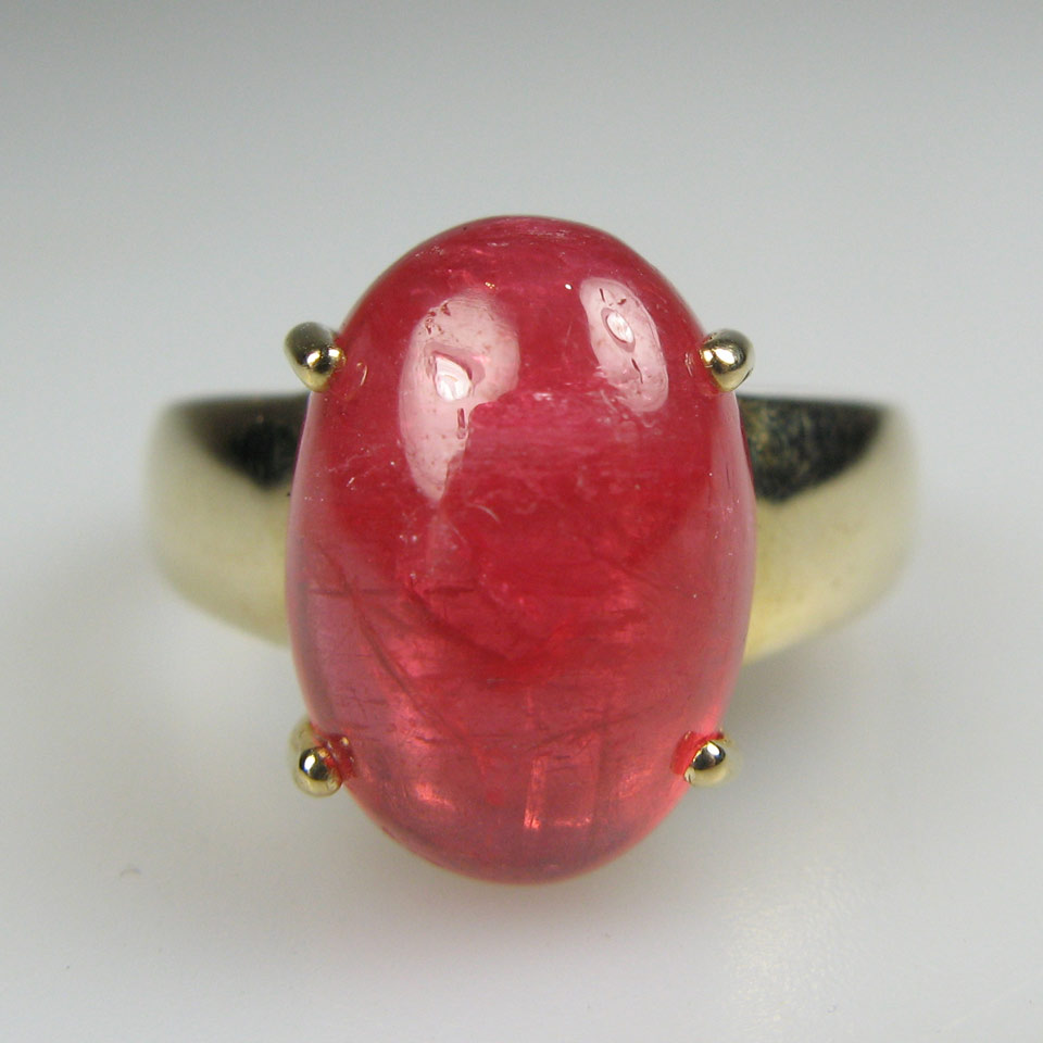 Appraisal: English k Yellow Gold Ring set with an oval rhodochrosite