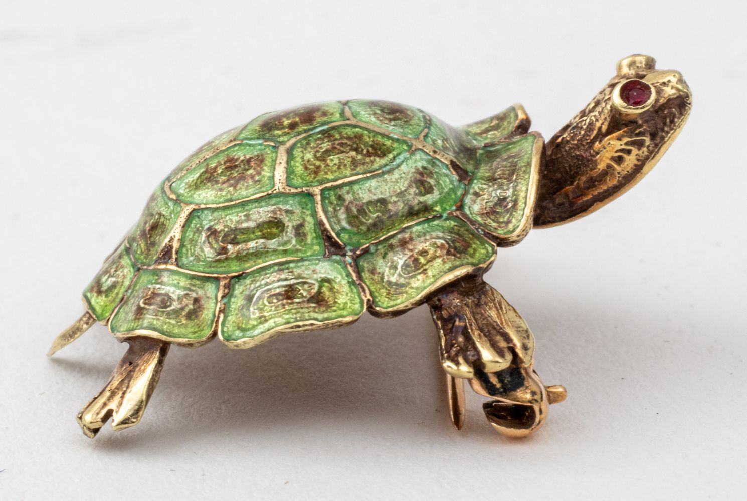 Appraisal: VINTAGE K YELLOW GOLD ENAMEL TURTLE PIN Vintage K yellow