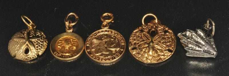 Appraisal: Lot of K Y Gold Charms Description Includes one sand