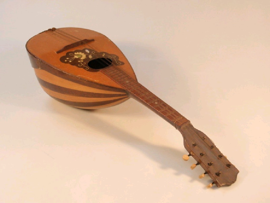 Appraisal: A mandolin no labels