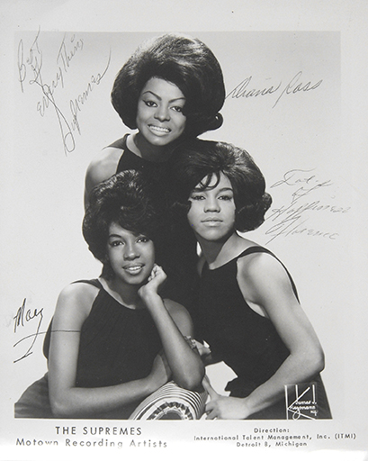 Appraisal: THE SUPREMES AUTOGRAPHED BLACK AND WHITE GLOSSY PHOTOGRAPH Signed top