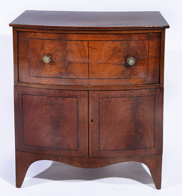 Appraisal: A TH CENTURY MAHOGANY BOW FRONT COMMODE cm