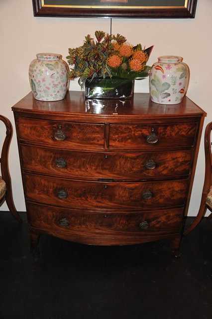 Appraisal: A GEORGIAN BOW FRONT CHEST OF FOUR DRAWERS