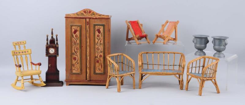 Appraisal: Lot Of Lot Of Assorted Dollhouse Furniture This lot includes