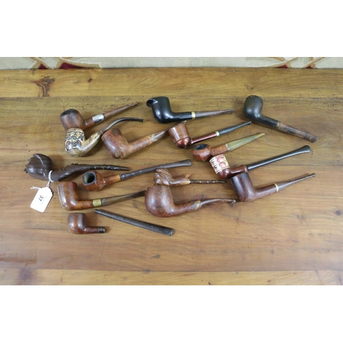 Appraisal: Good collection of smokers pipes