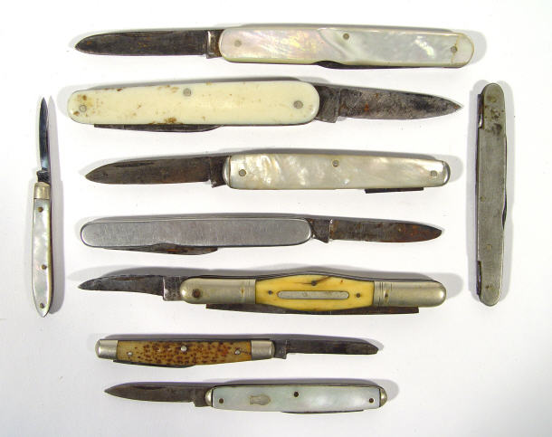 Appraisal: Nine mother of pearl silver and other fruit knives and