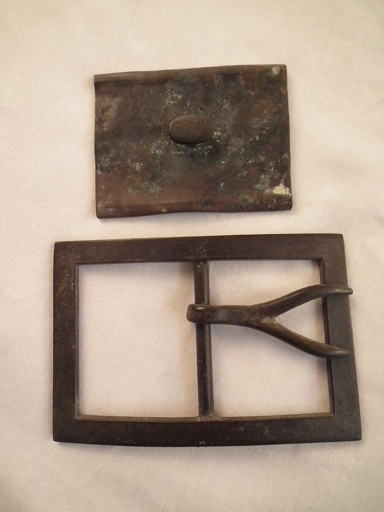 Appraisal: RARE CONFEDERATE PIECE BELT BUCKLE Rare brass Confederate rectangular piece