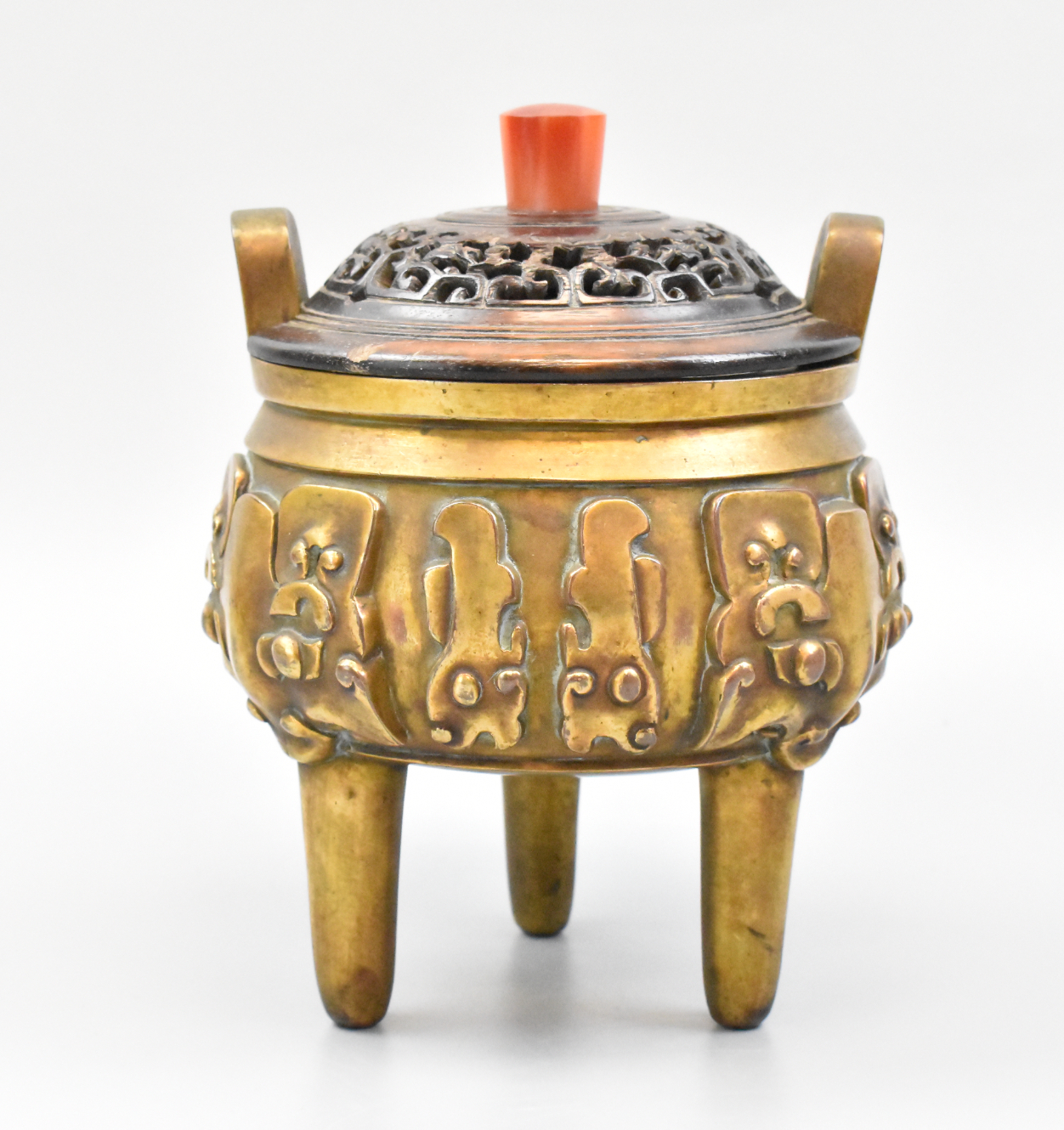 Appraisal: A Chinese gilt bronze censer with cover The bronze censer