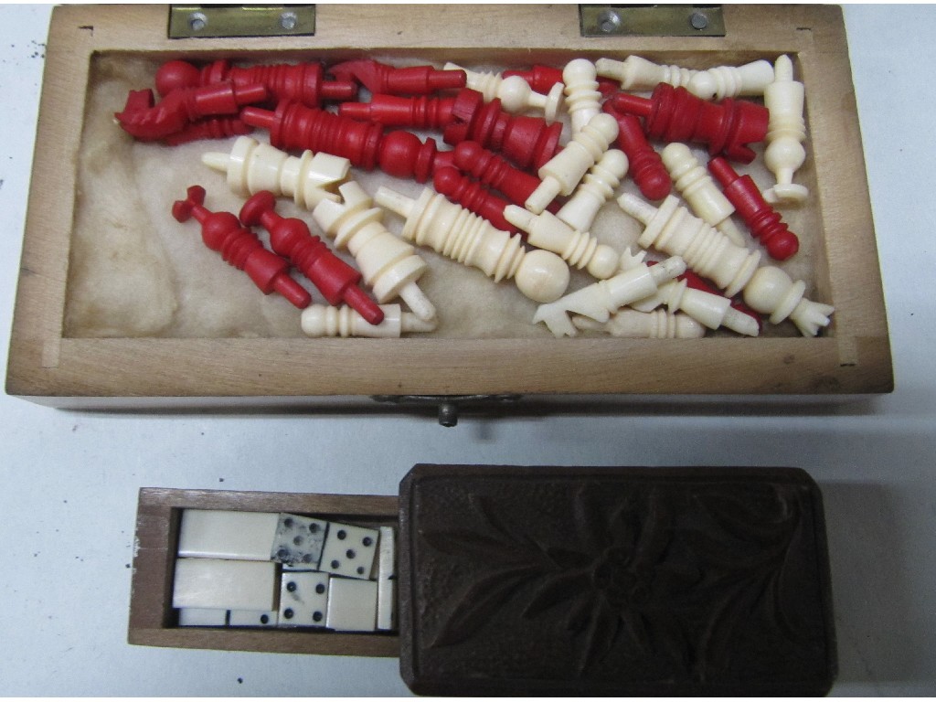 Appraisal: Lot comprising travel chess set miniature dominoes and a cigarette