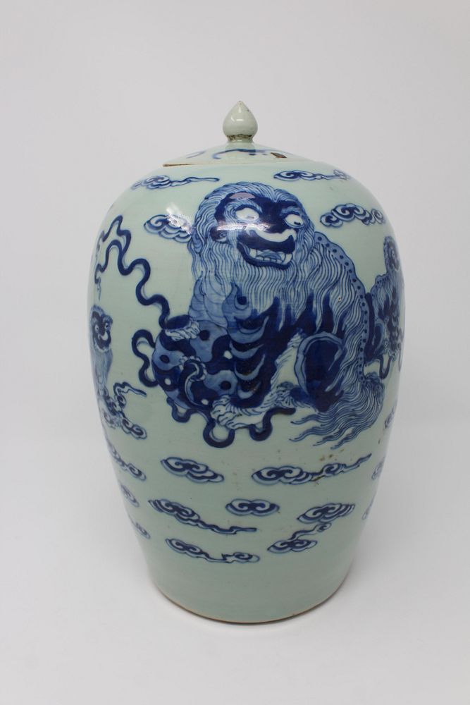 Appraisal: Antique Chinese Blue White Covered Ginger Jar Antique Chinese Blue