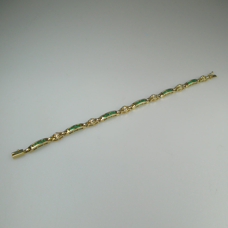 Appraisal: k Yellow Gold Bracelet set with brilliant cut diamonds approx