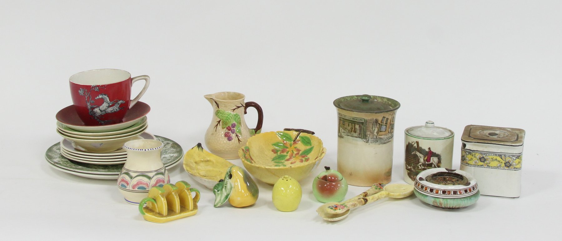 Appraisal: A quantity of th Century ceramics including a Carlton Ware