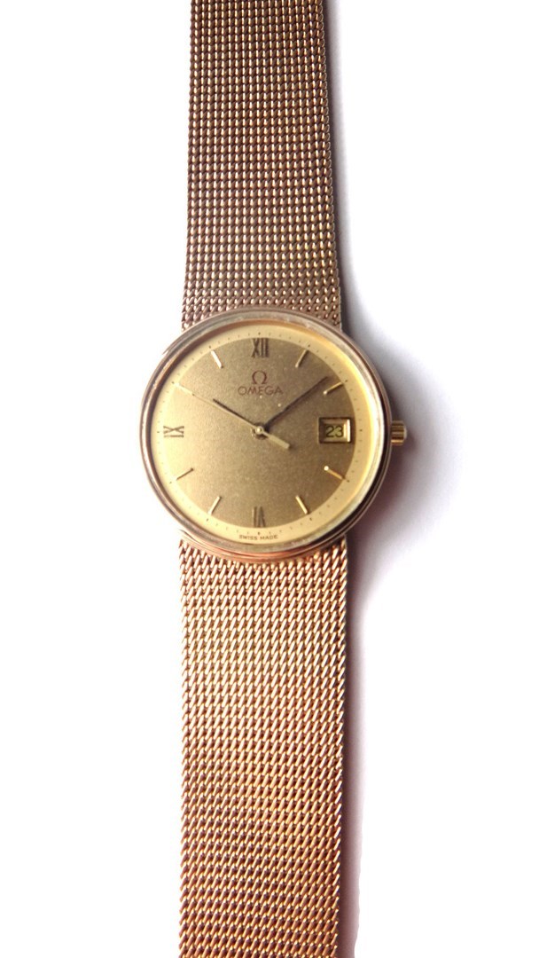 Appraisal: A gentleman's ct gold Omega bracelet wristwatch the signed circular