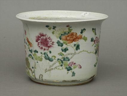 Appraisal: Chinese Famille Rose Porcelain Jardiniere in x in diam