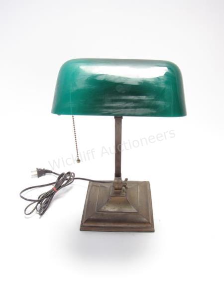 Appraisal: An Antique Emeralite Desk Lamp original green case glass shade