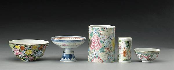 Appraisal: A group of five famille rose enameled porcelain containers Including