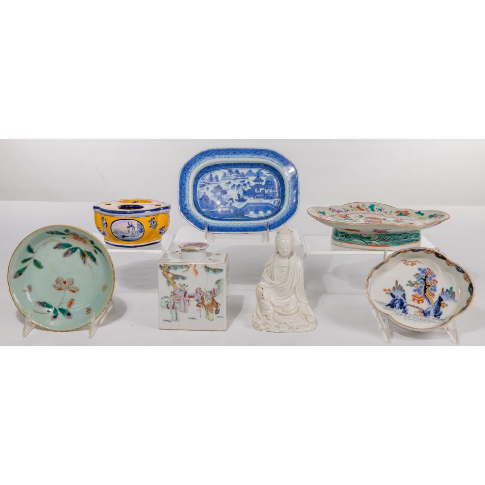 Appraisal: CHINESE PORCELAIN ASSORTMENT unmarked items including a Dehua white Guanyin