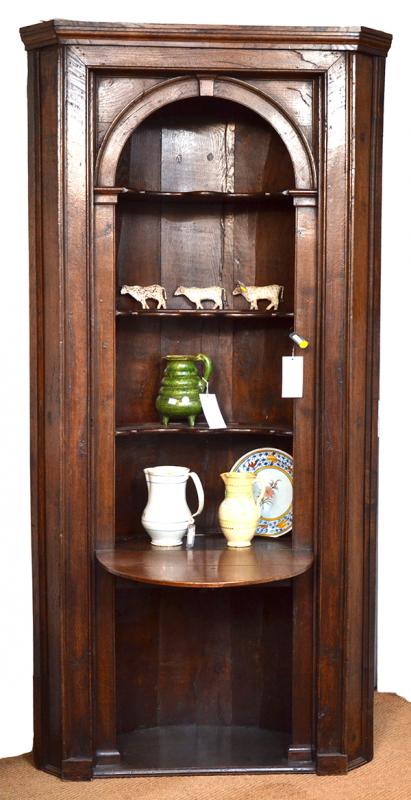 Appraisal: AN TH CENTURY ENGLISH OAK CORNER CUPBOARD with a stepped