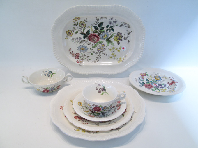 Appraisal: COPELAND SPODE ROMNEY CHINA SET sixty-eight pieces comprised of dinner