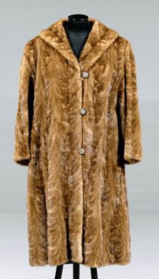 Appraisal: Mink fur coat three-quarter sleeves Lucite and fabric buttons brown