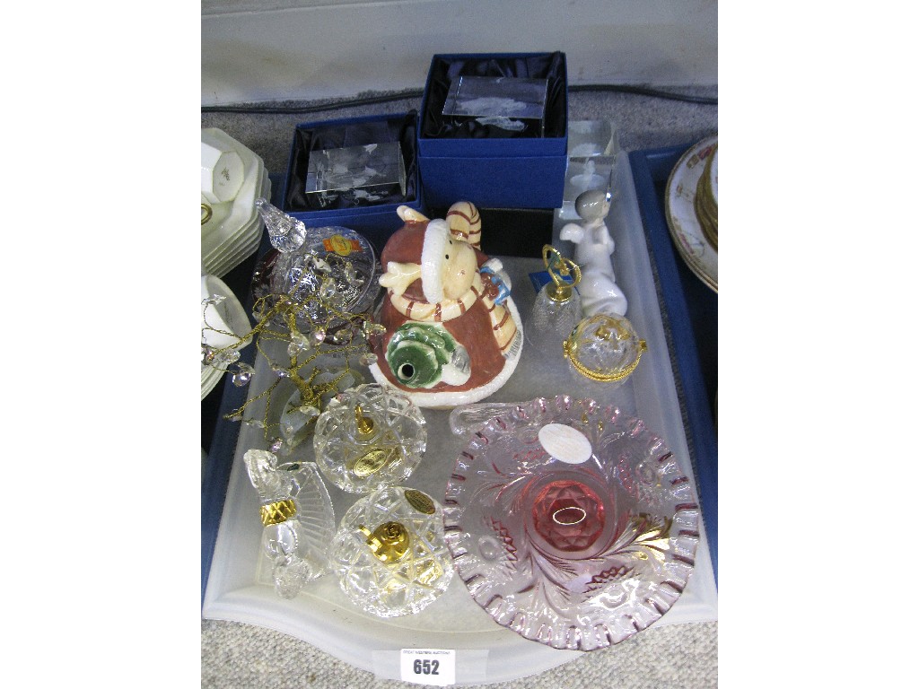 Appraisal: Lot comprising a tray of assorted ceramics and glassware -