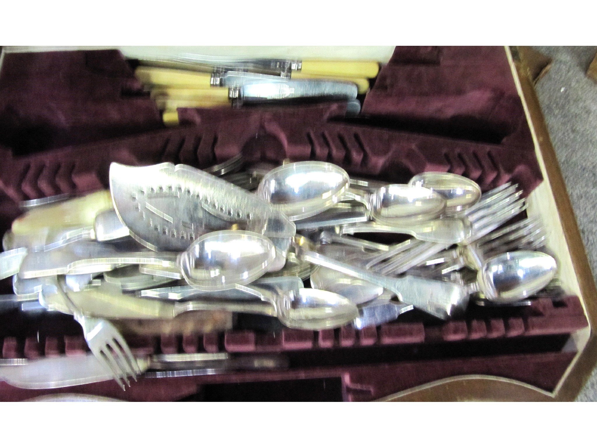 Appraisal: A part canteen of cutlery