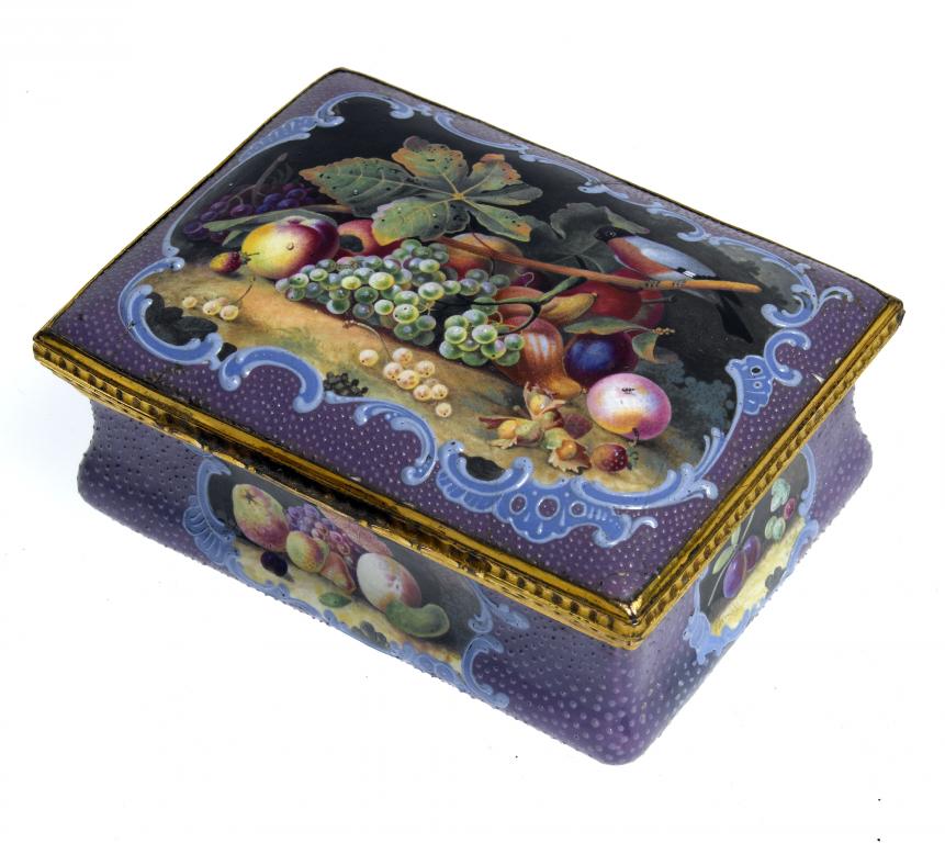 Appraisal: A FRENCH ENAMEL SNUFF BOX the lid painted with fruit