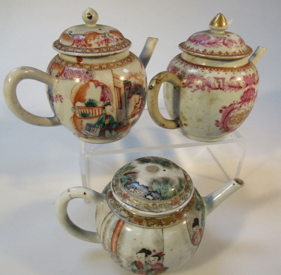 Appraisal: An thC Chinese porcelain export teapot the bulbous body and