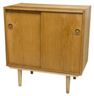 Appraisal: DANISH MID-CENTURY MODERN OAK CABINET Danish mid-century modern oak cabinet