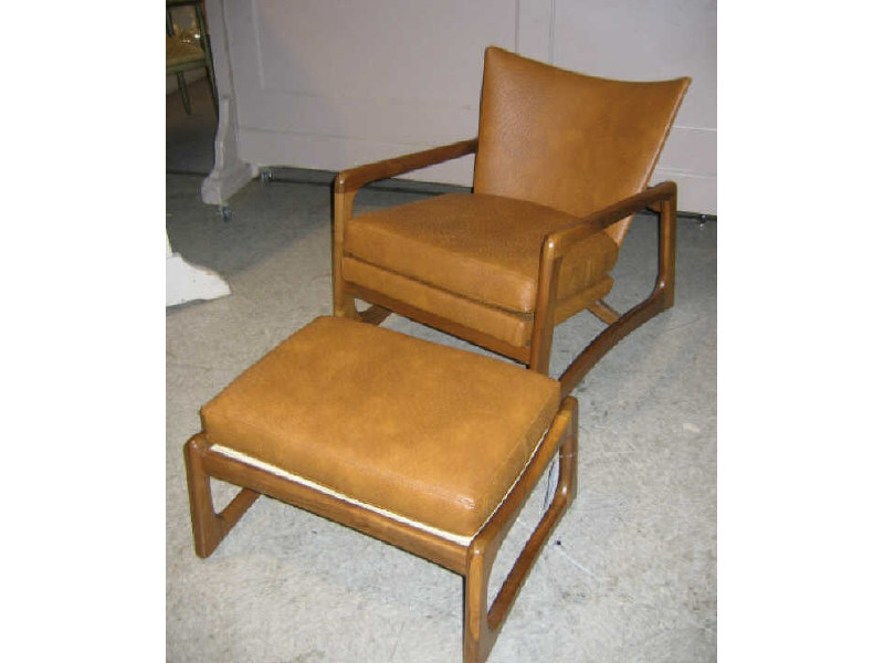 Appraisal: MANNER OF VLADIMIR KAGAN Two-piece walnut open armchair h w