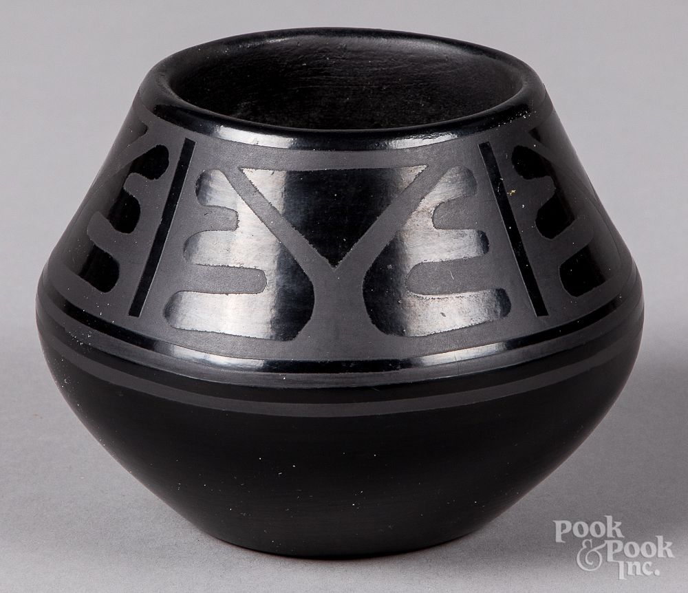 Appraisal: Maria Popovi San Ildefonso black pottery jar Maria Popovi San