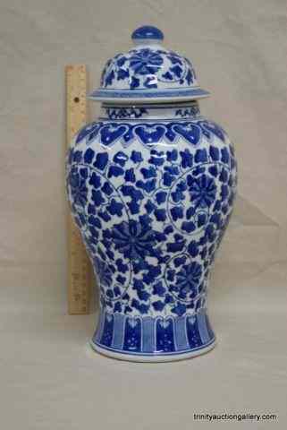 Appraisal: Large Ceramic Pottery Ginger Jar with LidIs a very nice