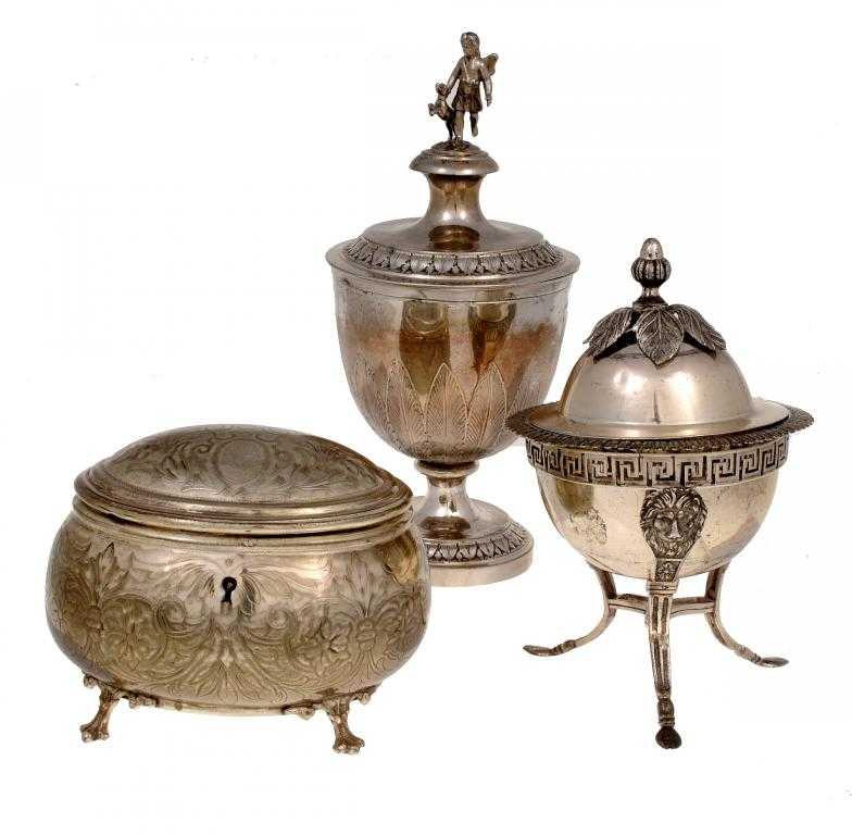 Appraisal: AN ITALIAN SUGAR BOWL COVER AND STAND with Greek key