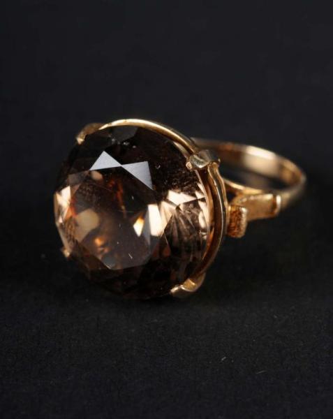 Appraisal: K Gold Ring with Smoky Topaz Stone Condition Excellent Size