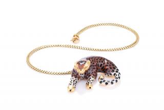 Appraisal: A CHEETAH PENDANT WITH CHAIN A CHEETAH PENDANT WITH CHAIN