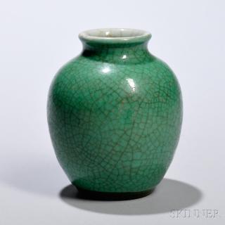 Appraisal: Apple Green Vase Apple Green Vase China th th century