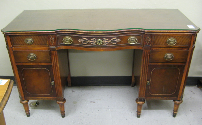 Appraisal: FEDERAL STYLE MAHOGANY VANITY AND WALL MIRROR American mid th