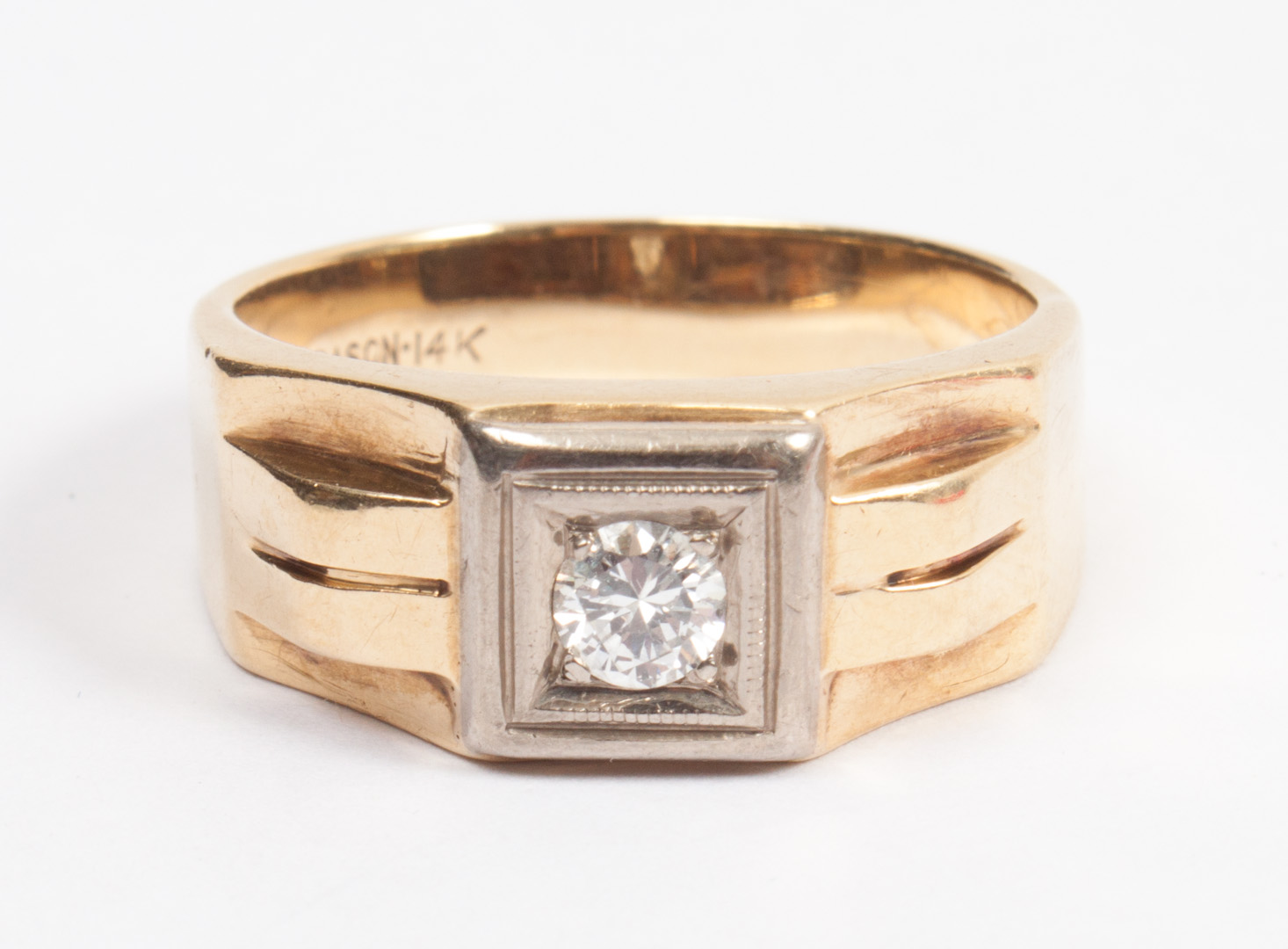 Appraisal: Gentleman's K gold and diamond ring marked Dason presenting a