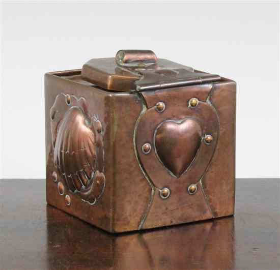 Appraisal: A Newlyn Arts Crafts copper inkwell decorated with shells and