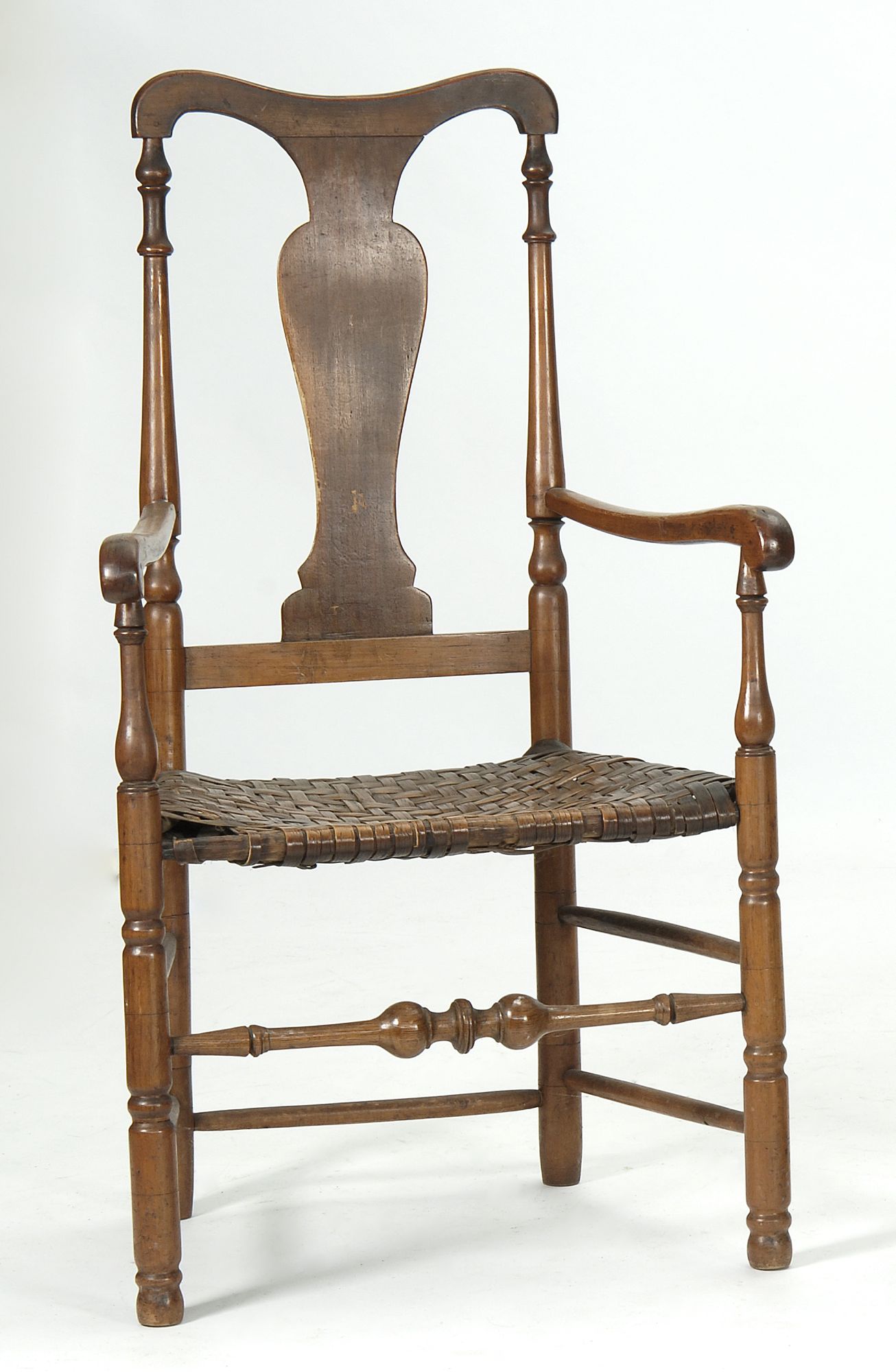 Appraisal: TH CENTURY AMERICAN ARMCHAIR in maple and ash Yoke crest