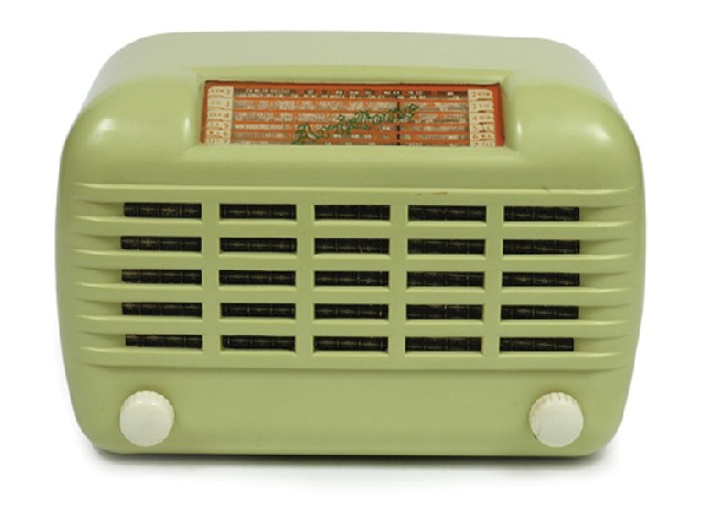 Appraisal: Aristone circa pale green case with white knobs cm high