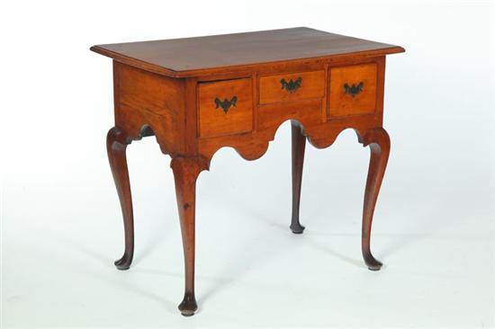 Appraisal: QUEEN ANNE DRESSING TABLE New England th century cherry poplar