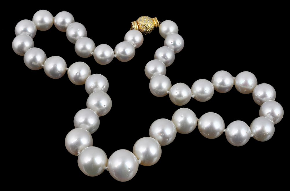 Appraisal: - mm One Strand Pearl Necklace w kt Clasp One