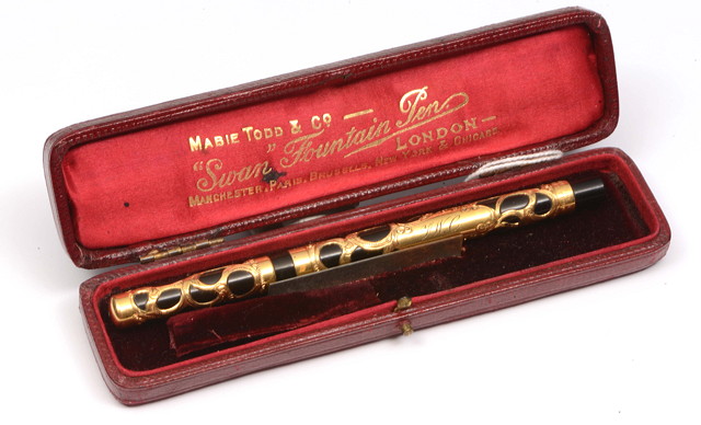 Appraisal: A MABIE TODD CO 'SWAN' LEVERLESS FOUNTAIN PEN black rubber