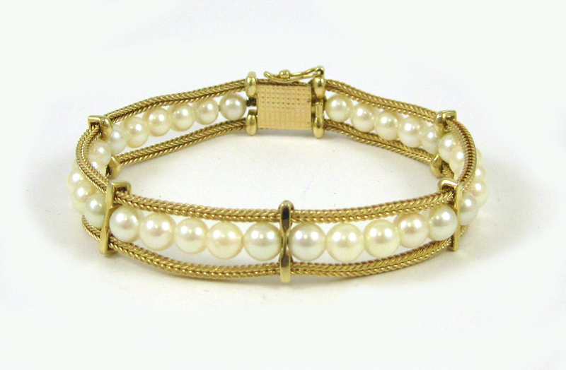 Appraisal: PEARL AND FOURTEEN KARAT GOLD BRACELET measuring inches in length