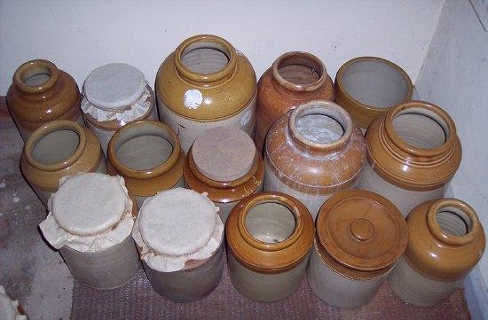 Appraisal: Fifteen stoneware storage jars various